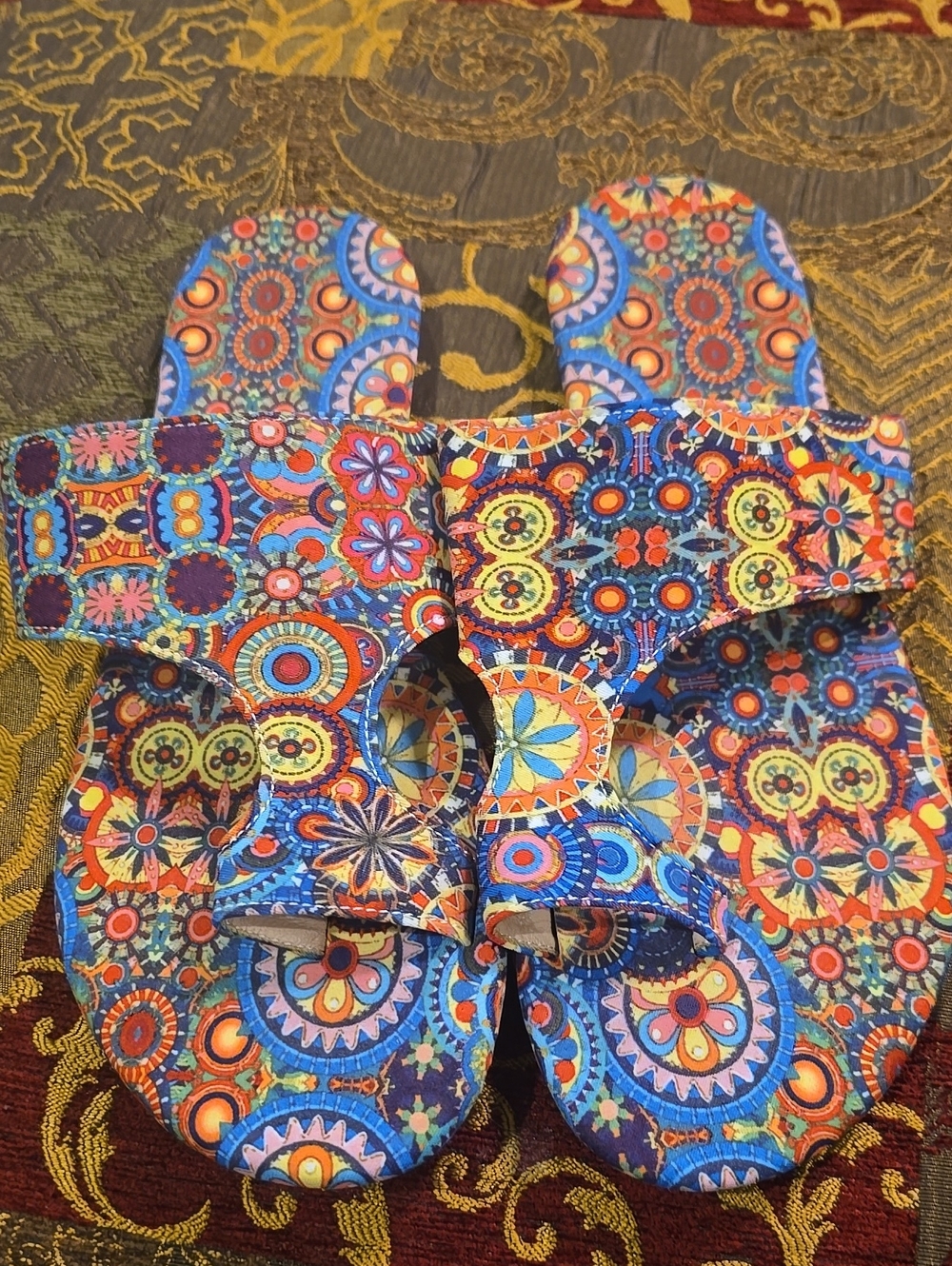 Bold Multicolor Printed Women’s Sandals - Vibrant Blue & Orange Pattern